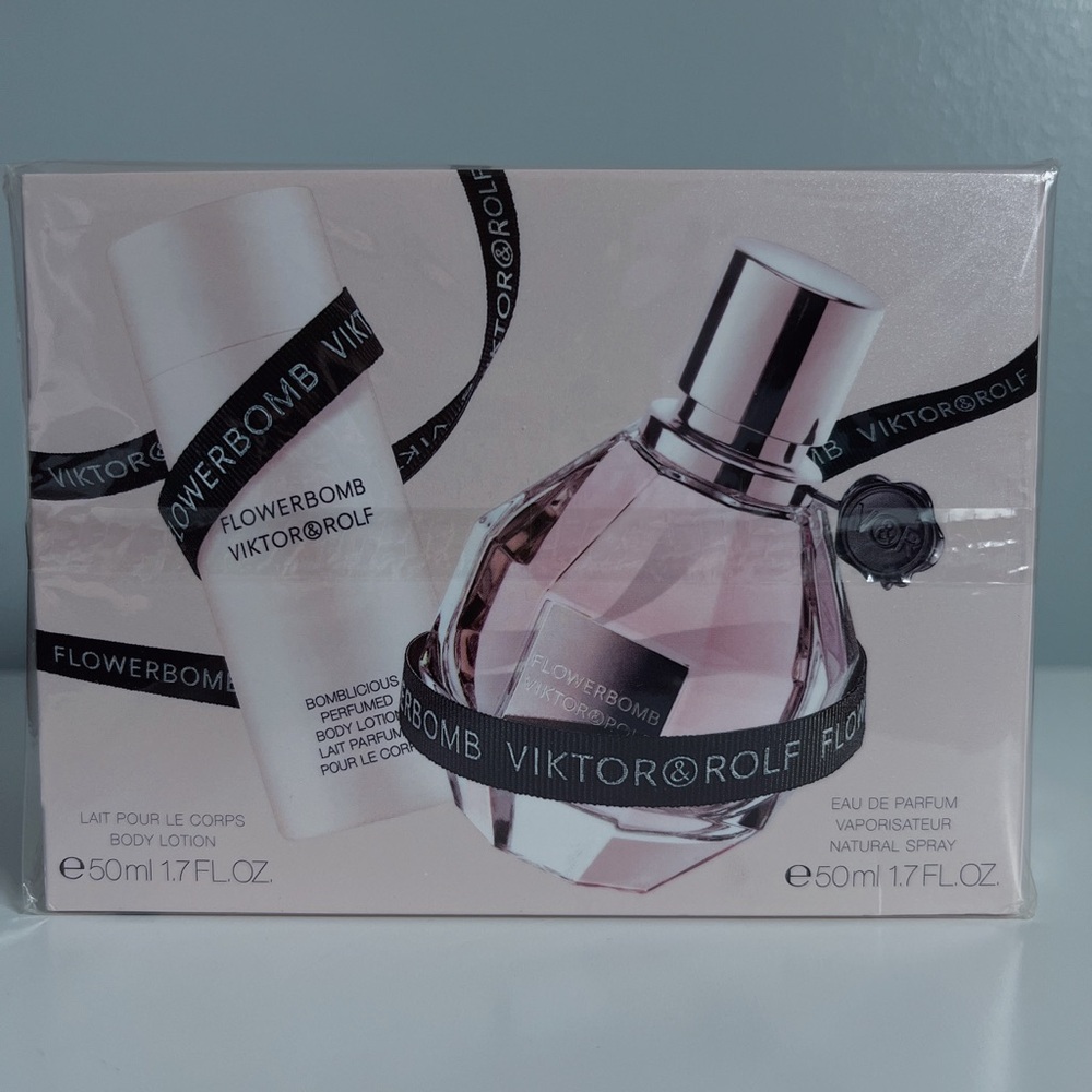 Viktor & Rolf Flowerbomb Pink Perfume and Lotion Gift Set
